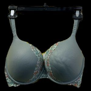 Victoria Secret bra.